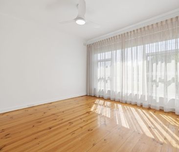 Fully Renovated Family Home Between City & Coast - Move Straight In! - Photo 4