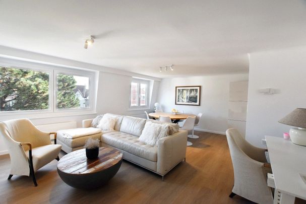 Mooi gemeubeld appartement rustig gelegen, doch centraal - Photo 1