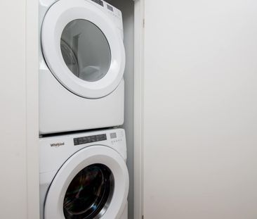 For Lease - 17 Lytham Green Circle, Newmarket, Ontario - Photo 6