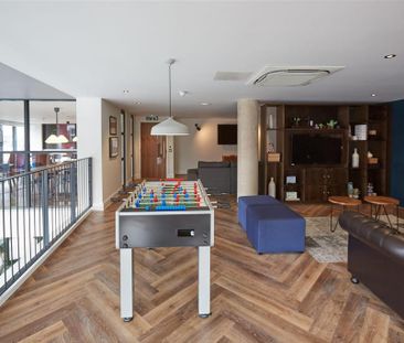 1 bedroom in a flat share to rent - Photo 1