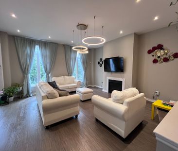 For Lease - 27 Foxtrot Lane, Ajax, Ontario - Photo 2