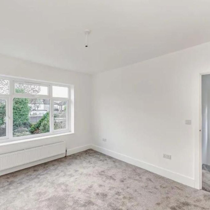 4 bedroom semi-detached house to rent - Photo 1