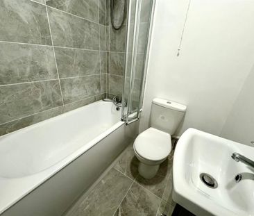 1 Bedroom Maisonette - Garden To Let - Photo 5