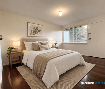 Low-Maintenance Living in the Heart of Holland Park - Photo 2