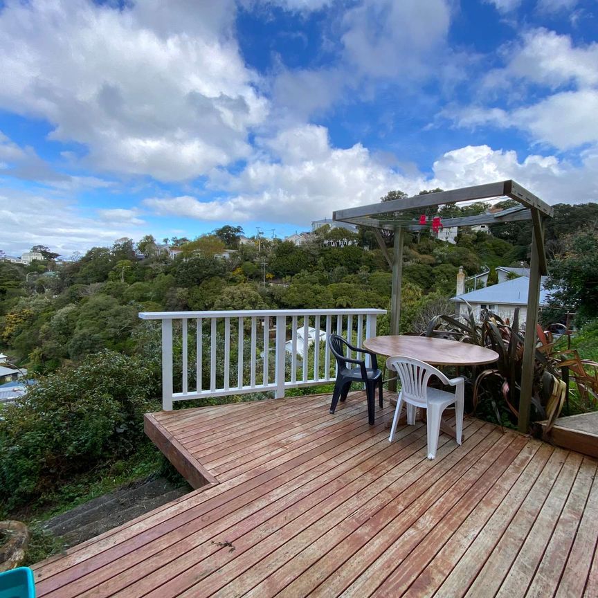 2 Bedroom, Kelburn - Photo 1