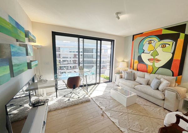 Apartamento T1 mobilado em Miraflores com Vista de Rio, a estrear