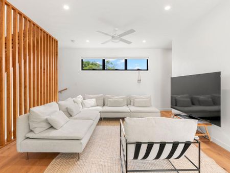 1/6 Ikkina Road, Burleigh Heads QLD - Photo 4
