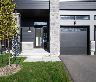 For Lease - 91 Berkely Street, Wasaga Beach, Ontario - Photo 2