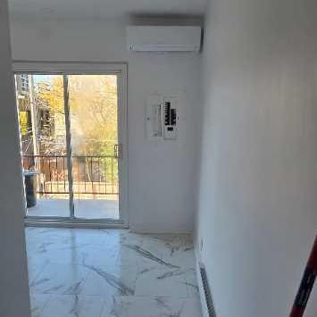 Superbe 3 1/2 fraîchement rénové à Rosemont - Photo 1