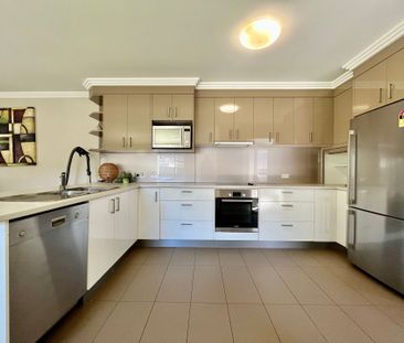 Stylish & Fully Furnished Duplex in Prime Catalina Location - Photo 3