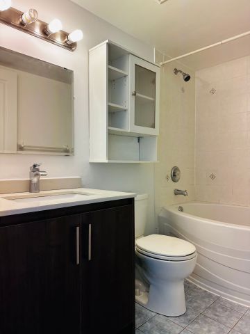 For Lease - 2545 Erin Centre Boulevard Unit# 404, Mississauga, Ontario - Photo 4