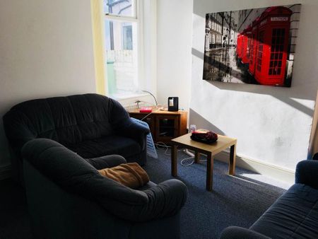 4 bedroom house to rent - Photo 2