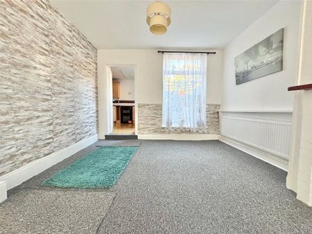 2 bedroom terraced house to rent - Photo 5