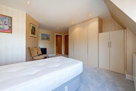 3 Bedroom Apartment To Let - Photo 3