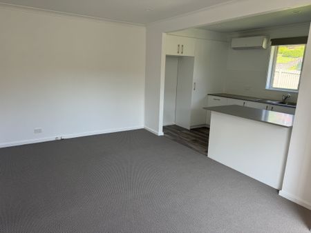 2/24 Garden Grove Pde, Adamstown Heights, NSW 2289 - Photo 2