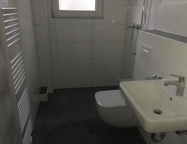 2-Zimmerwohnung im Erdgeschoss mit Balkon und ebenerdiger Dusche - Foto 1