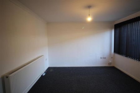 2 bedroom semi-detached house to rent - Photo 4