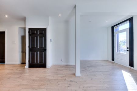 261 Rue du Square-Sir-George-Étienne-Cartier - Photo 5