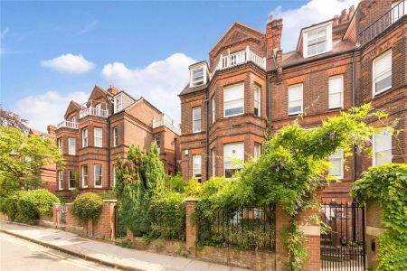 2 bedroom flat in Hampstead - Photo 2