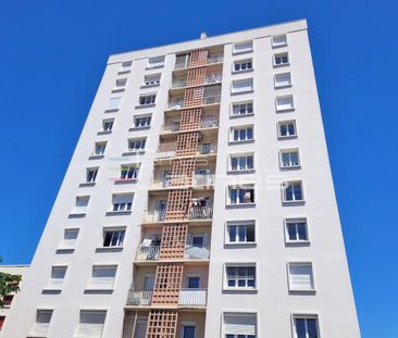 Location Appartement 4 pièces 69m² NIMES 30000 - Photo 1