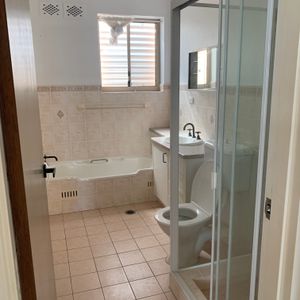 East Gosford - Photo 3