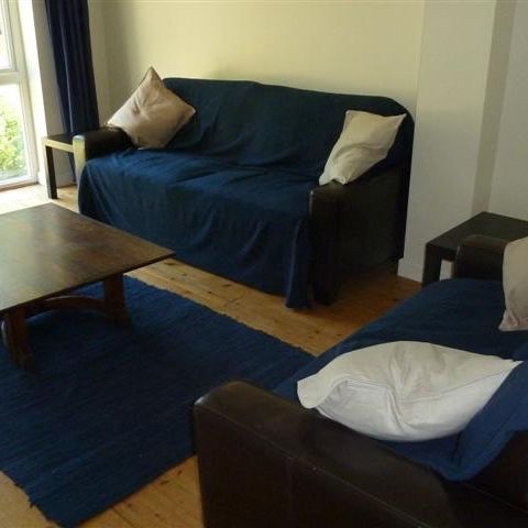 4 Bed Terraced House, Berkeley Close, SO15 - Photo 1