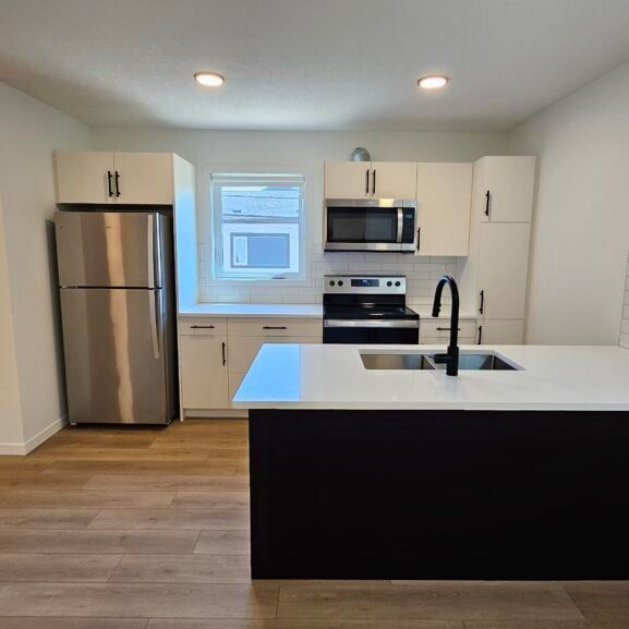 Edmonton Unfurnished Loft Rental in Delton - Stylish Garage Suite with Included Garage Parking and minutes from NAIT! - Photo 1