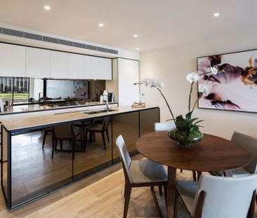 Beautiful 3-Bedroom Apartment with Water Views - Photo 1