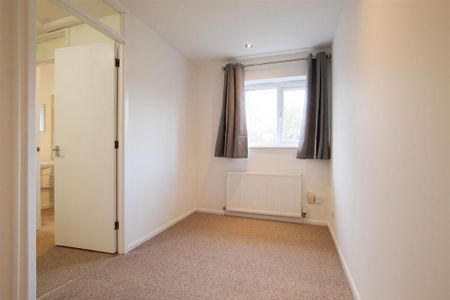 2 bedroom end of terrace house to rent - Photo 5