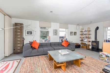 4 bedroom detached house to rent - Photo 3