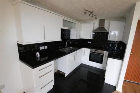 2 bedroom flat to rent - Photo 5