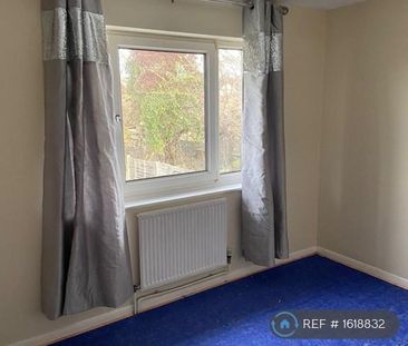 2 bedroom maisonette to rent - Photo 2