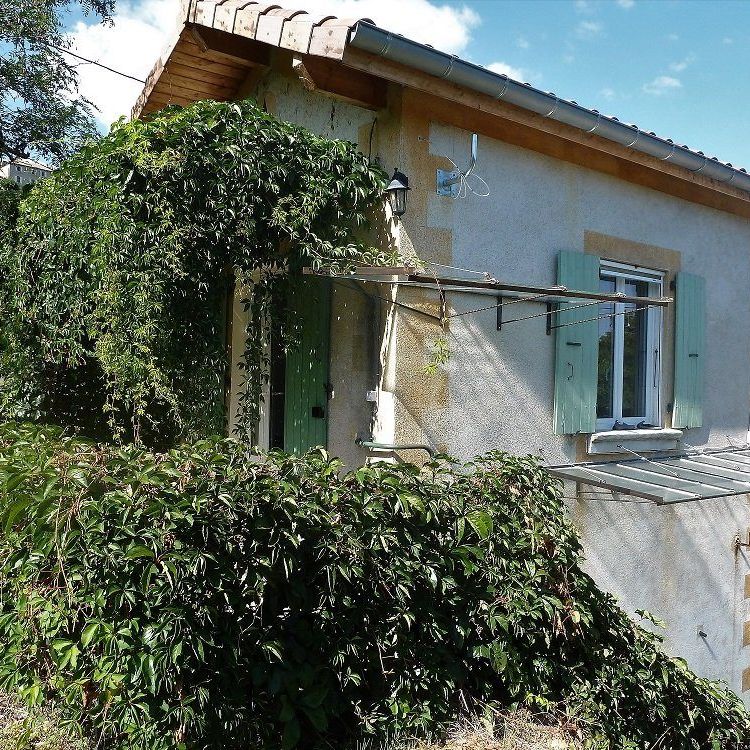 Location Maison 2 pièces 30m² GRAVIERES 07140 - Photo 1