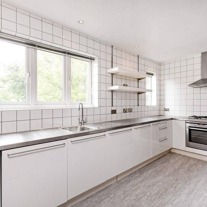 3 bedroom maisonette to rent - Photo 1