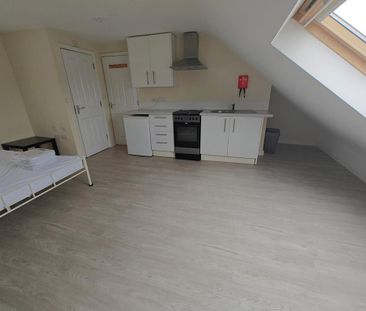 Studio to rent - Photo 4