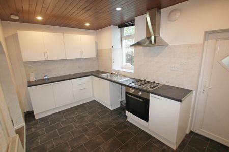 2 bedroom terraced house to rent - Photo 4