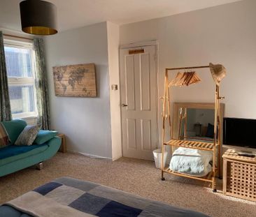 21 Eglinton Lane (STUDENT LET), Portrush, BT56 8DX - Photo 5