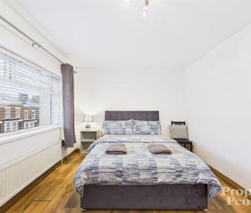 74 Gainsborough Drive, Belfast, BT15 3EL - Photo 4