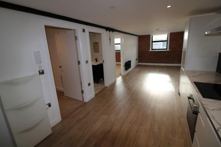 2 bedroom flat to rent - Photo 2