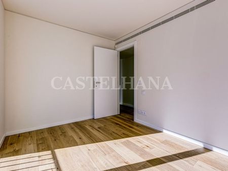 3 room luxury Flat for rent in Lisbon, Portugal - Photo 2