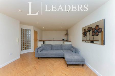 1 bedroom flat to rent - Photo 3