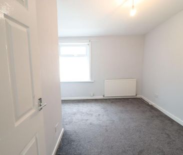 2 bedroom end of terrace house to rent - Photo 1