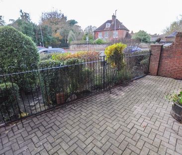 3 bedroom terraced house to rent - Photo 3