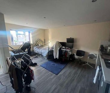 Derby Grove: Student Studio Flat, NG7 - Photo 2