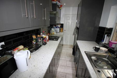 3 bedroom terraced house to rent - Photo 5