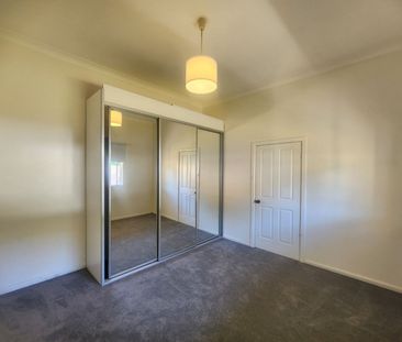 Charming Family Home in Lithgow - Photo 3