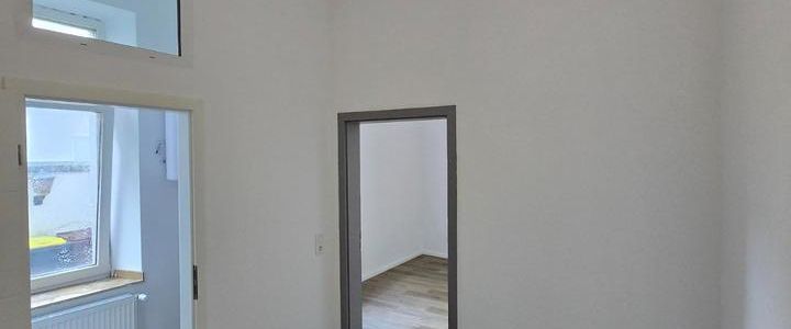 2 Zimmer-Erdgeschosswohnung komplett saniert Wohnung Appartement - Foto 1