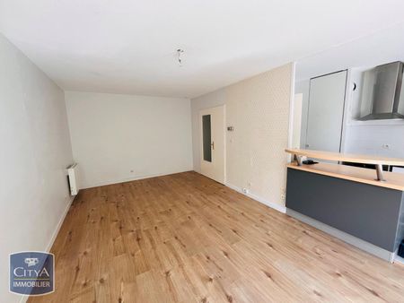 Location Appartement 3 pièces 66m² LILLE 59000 - Photo 2