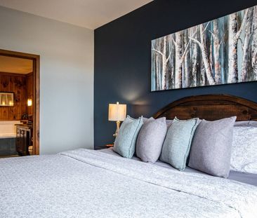 Chemin au Pied de la Montagne - Photo 6