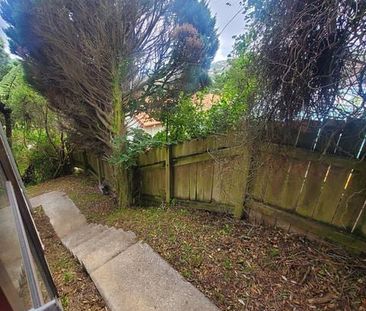 LOW MOVE IN COSTS! 3BR Townhouse in Karori! - Photo 2